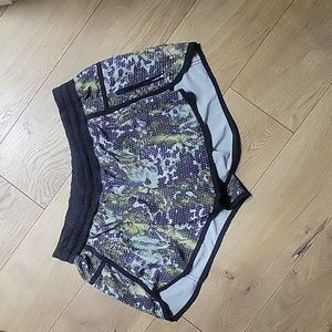 lululemon athletica Multicolor Patterned Women Shorts